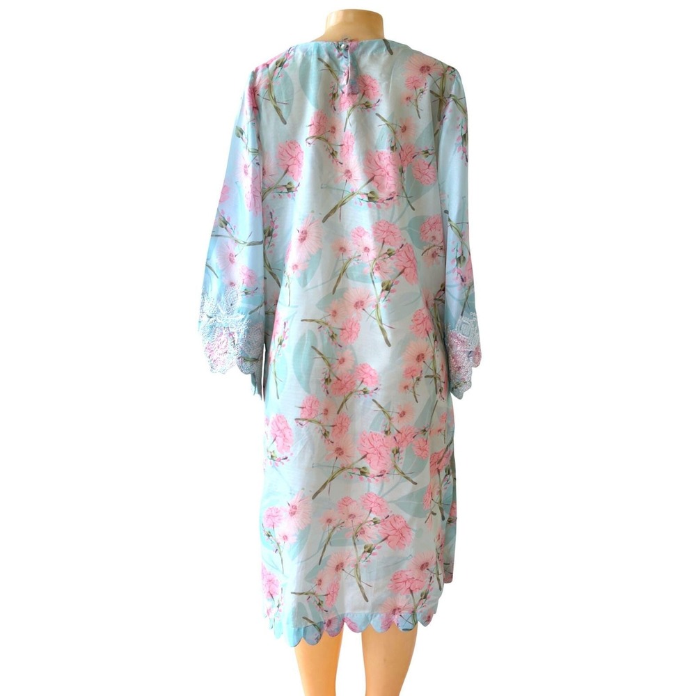 Light Blue Floral Embroidered Women’s Kurta - Picture 4 of 11